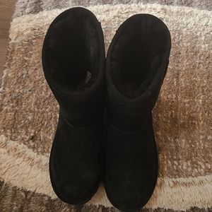 Bearpaw Black Boots